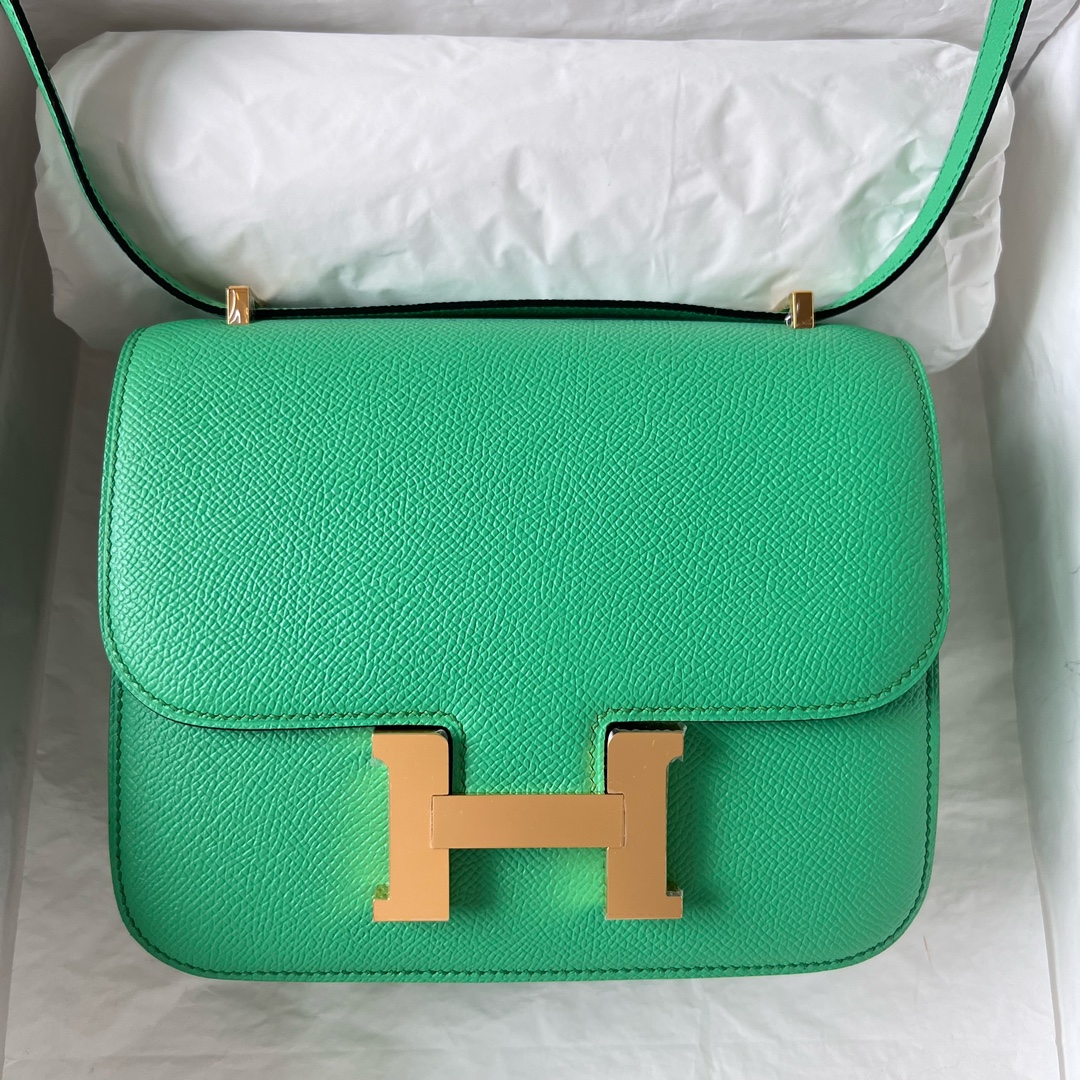 Hermes Constance 24cm Shoulder Bag In Green Epsom Leather